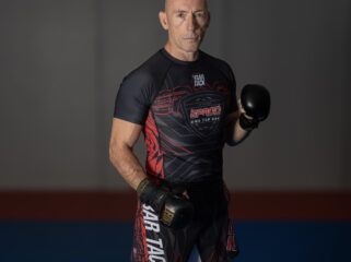Coach EPROD supervisant un entraînement MMA à Poitiers